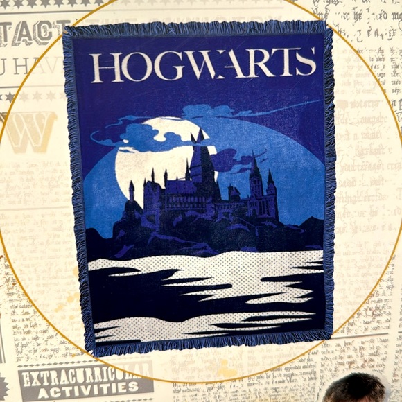 Woven Hogwarts Jacquard throw - Picture 3 of 3